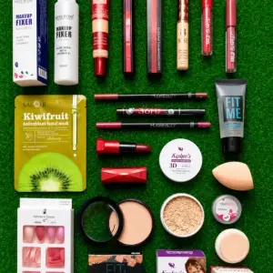 17 in 1 Makeup Kit for Girls & Women | Complete Makeup Set with Foundation, Primer, Concealer, Makeup Fixer, Compact Powder, Loose Powder, Lipstick, Lip Gloss & Beauty Blender